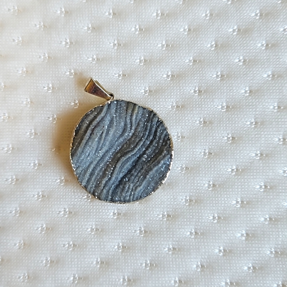 EUC Geode Pendant